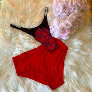Pink Victoria’s Secret Glitter Thong Panty + Everyday Stretch Hipster Panty